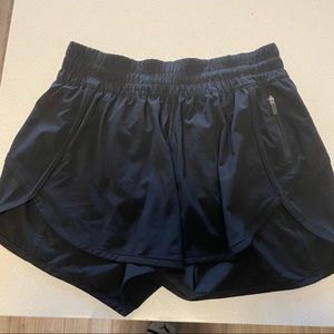 Lululemon Black Lined Running Short Size 6